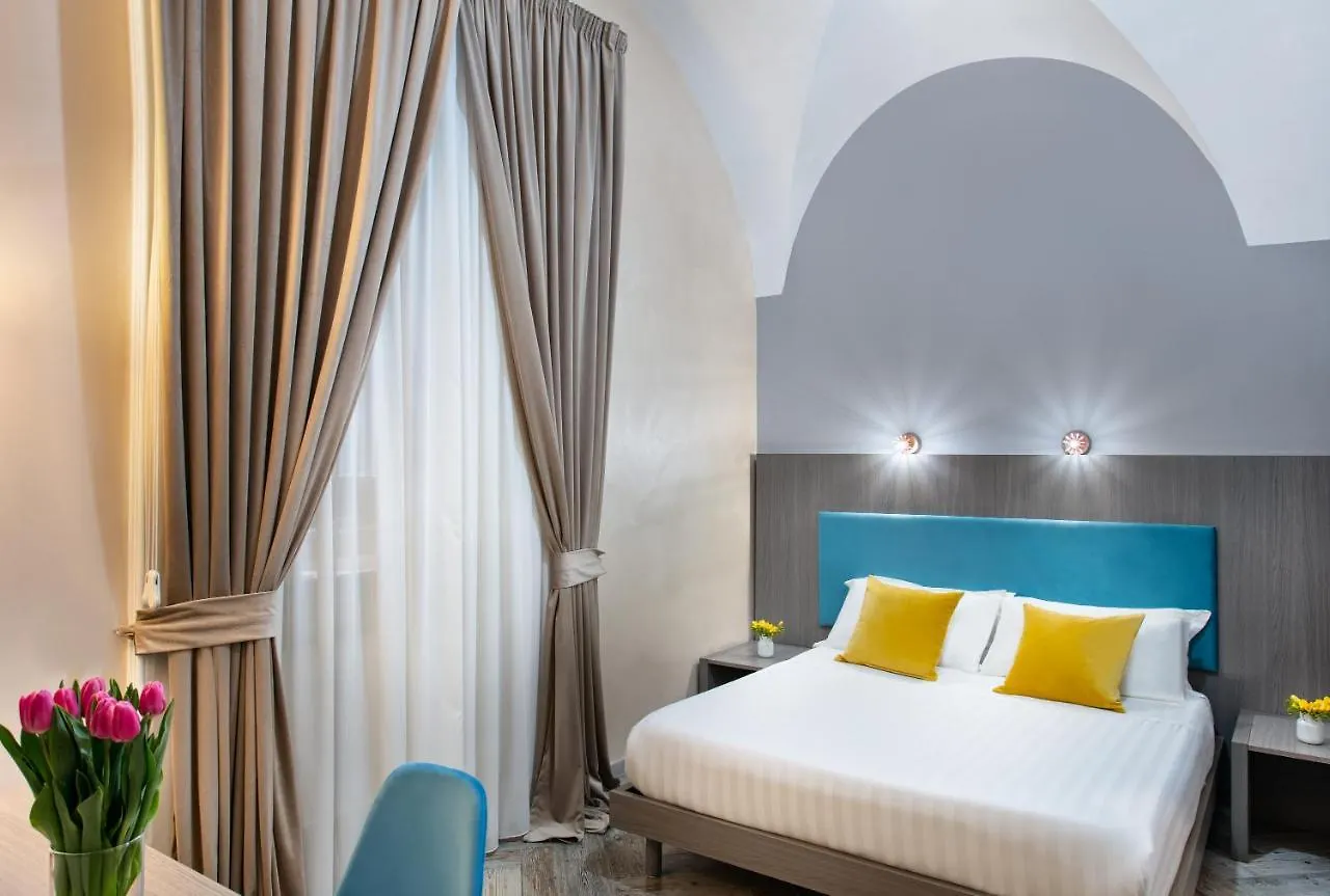 Toledo Lifestyle Suite Naples 2*,