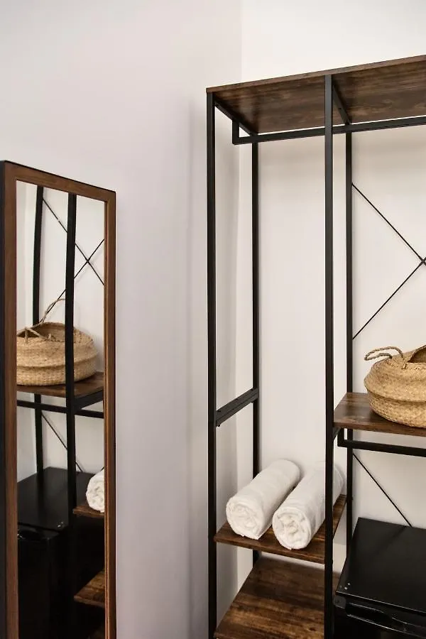 Toledo Lifestyle Suite Naples 2*,