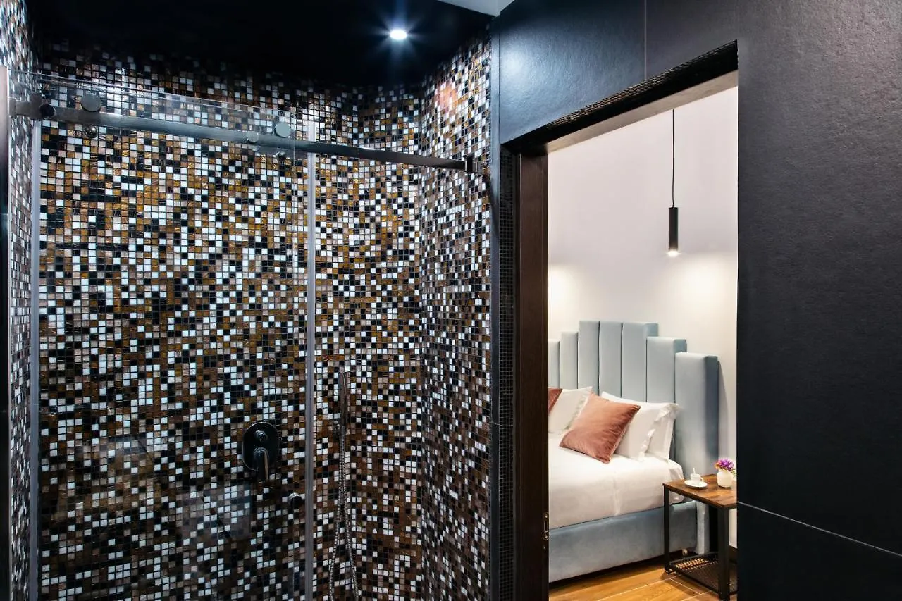 Toledo Lifestyle Suite Naples 2*,